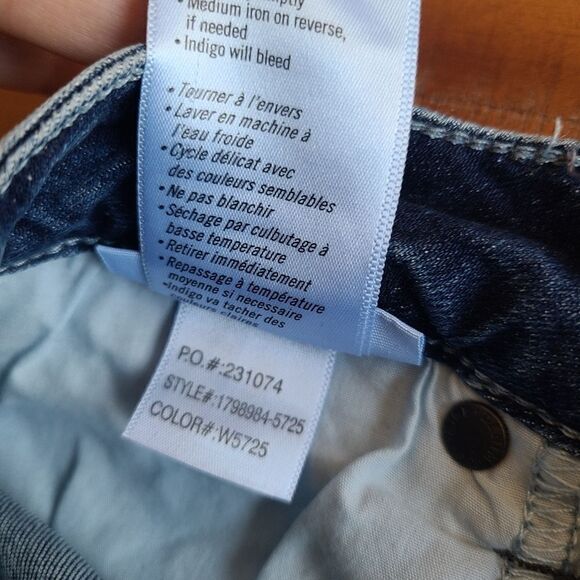 Paige Jax knee shorts - Picture 8 of 11